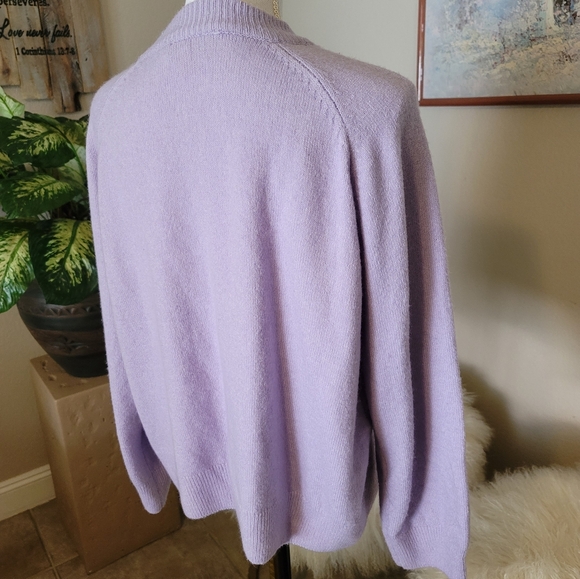 💜Luscious Lavendar VC Sweater💜 - Picture 8 of 9